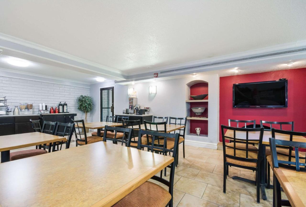 Econo Lodge Del City エクステリア 写真