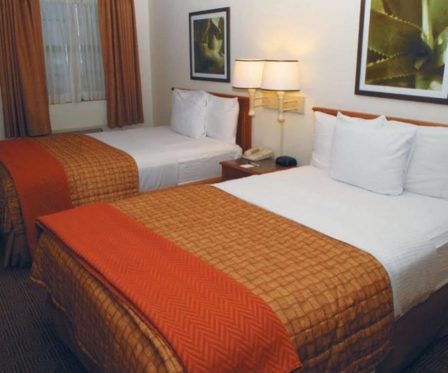 Econo Lodge Del City エクステリア 写真