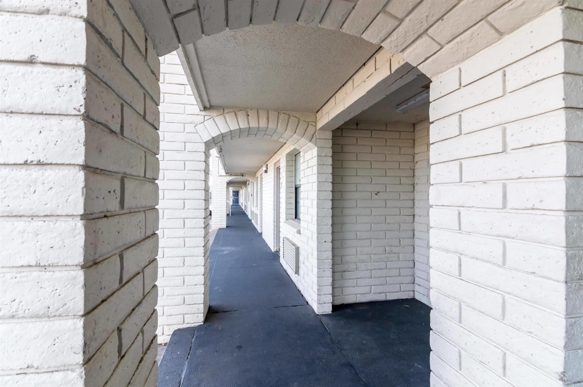 Econo Lodge Del City エクステリア 写真