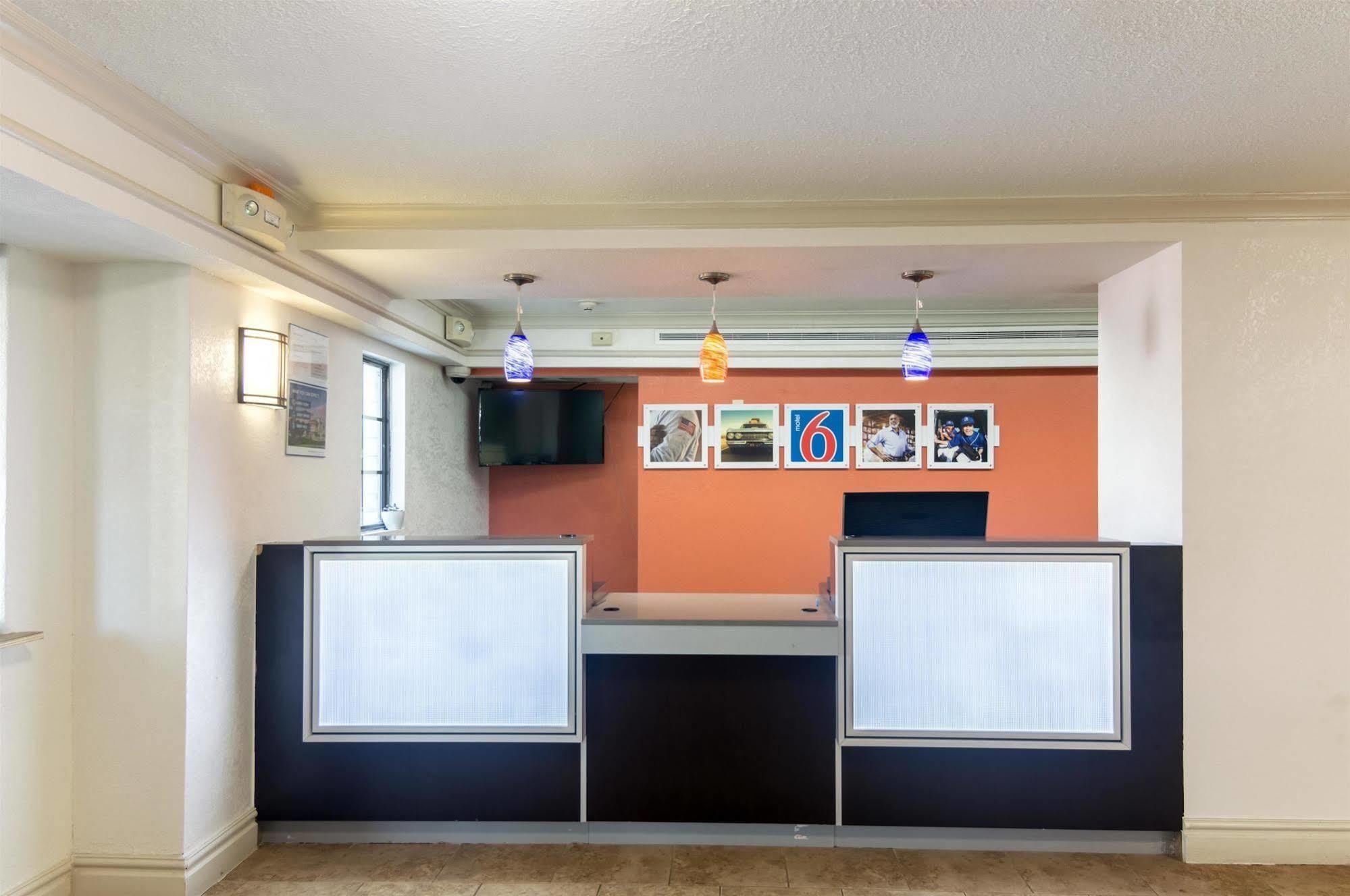 Econo Lodge Del City エクステリア 写真