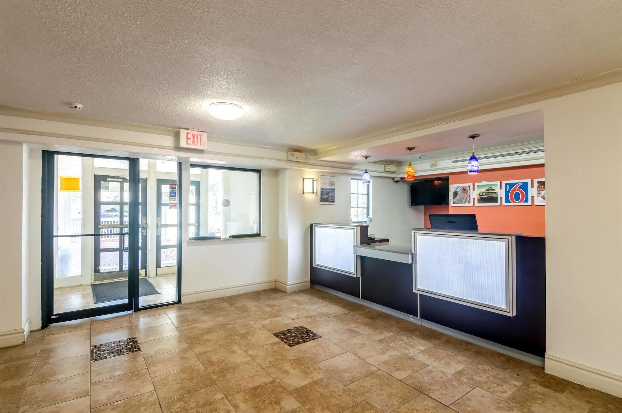 Econo Lodge Del City エクステリア 写真