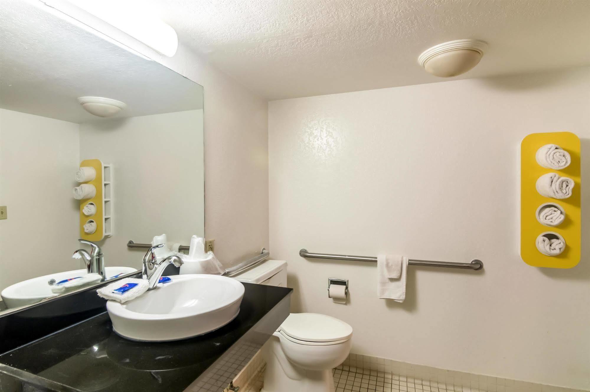 Econo Lodge Del City エクステリア 写真